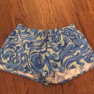 GUC Lilly Pulitzer luxletic run around shorts
